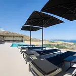 Milos Cove 酒店 Komia