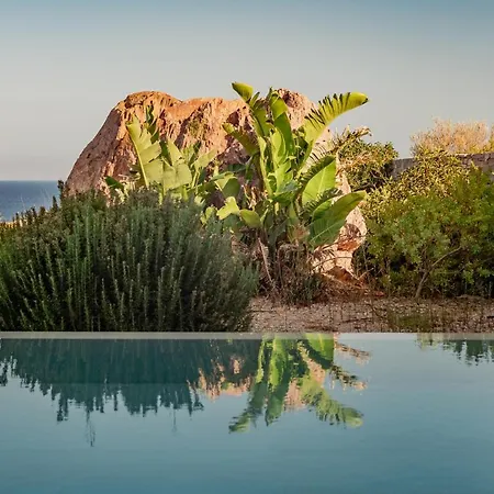 Milos Cove Hotel Komia