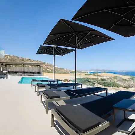 Milos Cove 酒店 Komia