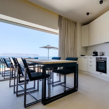 Milos Cove Komia