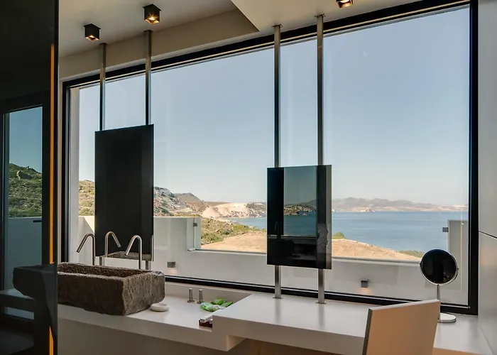 Milos Cove 酒店 Komia