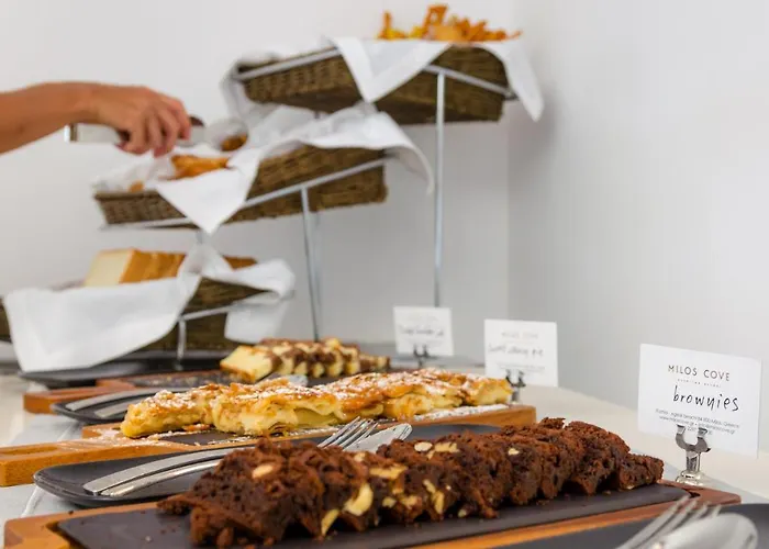 Milos Cove 酒店 Komia